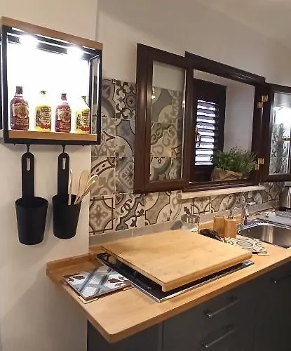 アパート Jacona 365 *