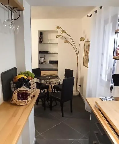 アパート Jacona 365 *