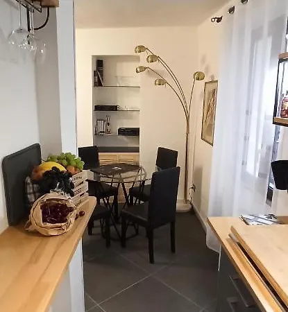 Apartament Jacona 365 *